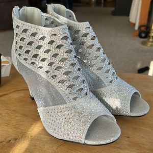 Pierre Dumas Silver Glitter Rhinestone Peep-toe Heels